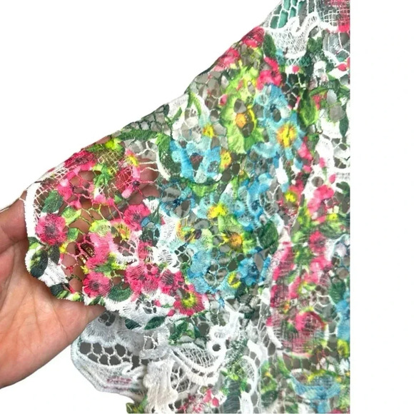 NWT’s Lane Bryant Beautiful Multicolor Lace / Crochet Open Weave Top - Picture 2 of 11